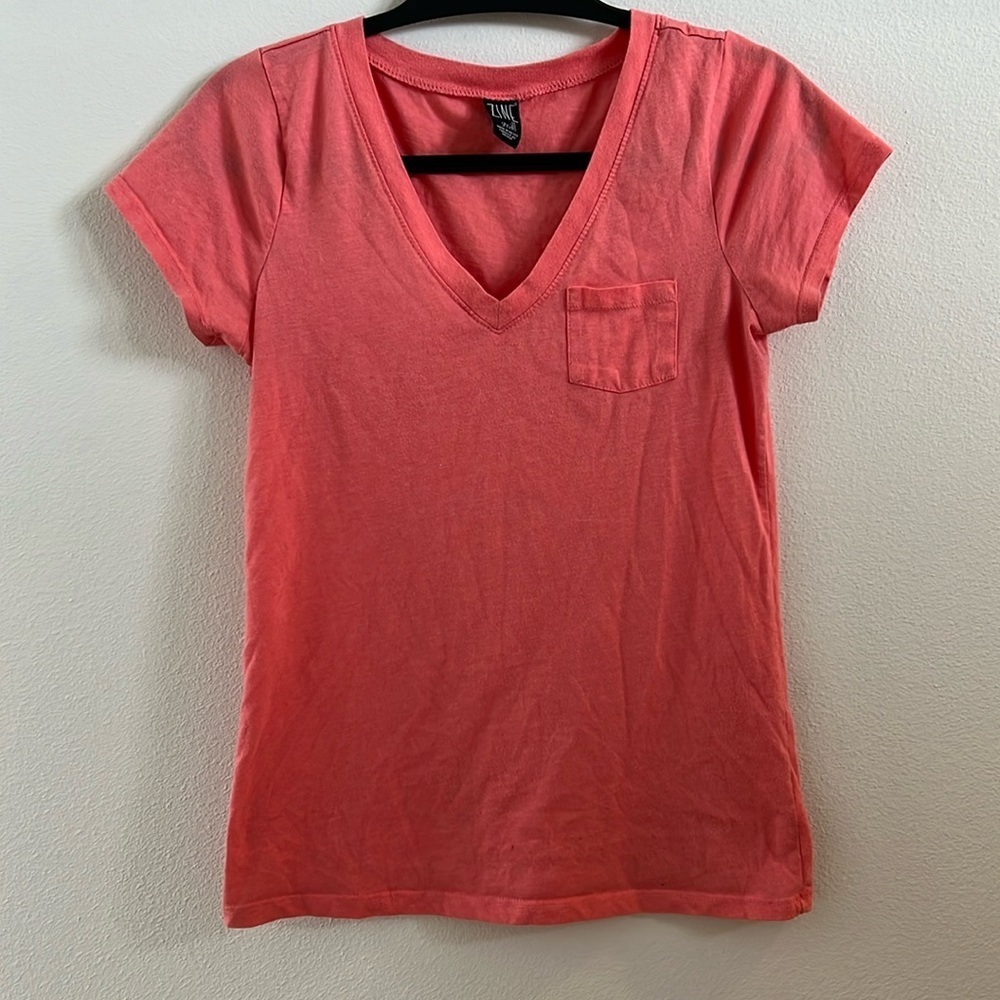 Zine v neck shirt size small